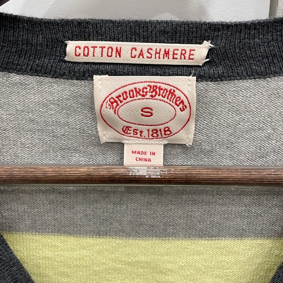 Brooks brothers cardigan - Picture 2 of 2